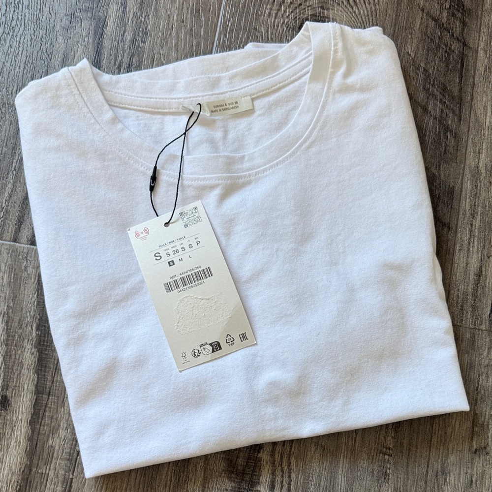 ✨Zara White Short Sleeve Crewneck Tee New w/ Tag✨ Size S Basic Simple Essentia